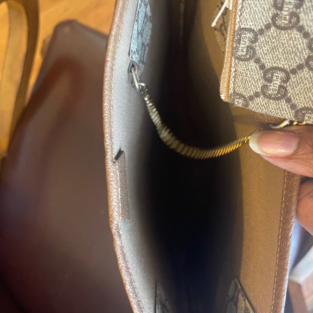 Gucci Large Monogram Tote - Picture 5 of 10